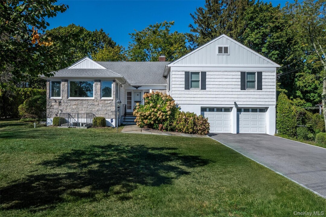 18 Lomond Pl in New Rochelle, NY - Building Photo
