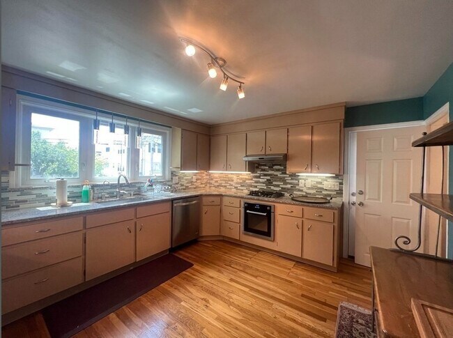 159 Willis Ave in Medford, MA - Foto de edificio - Building Photo