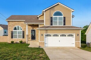 713 Wildwood Dr in Smyrna, TN - Building Photo