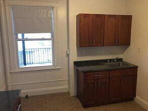 1638 Commonwealth Ave in Boston, MA - Building Photo - Building Photo