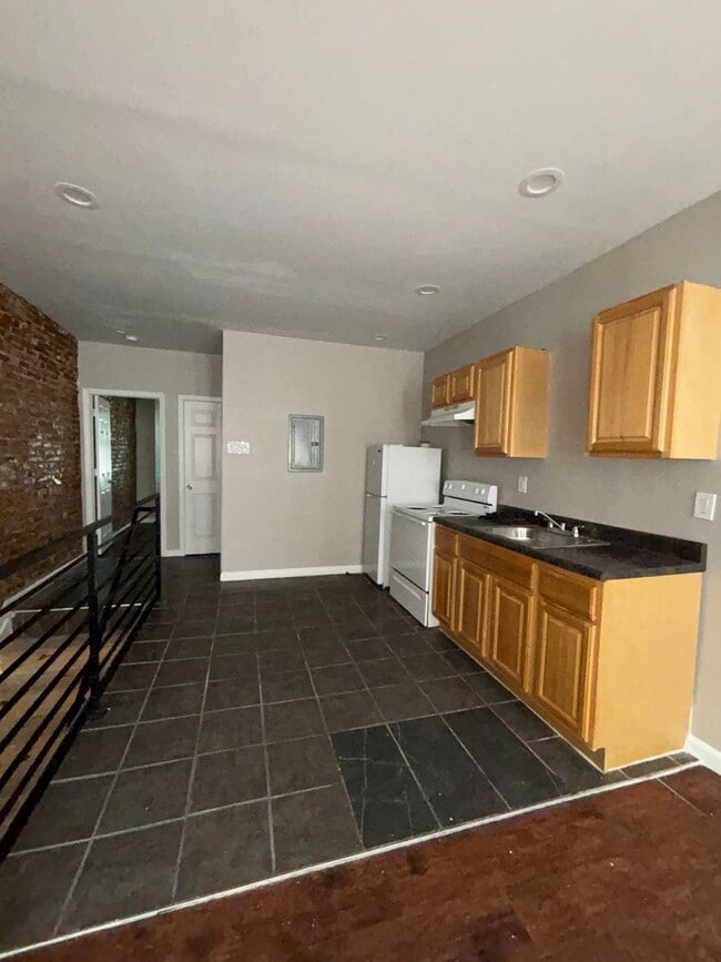 property at 3416 Braddock St