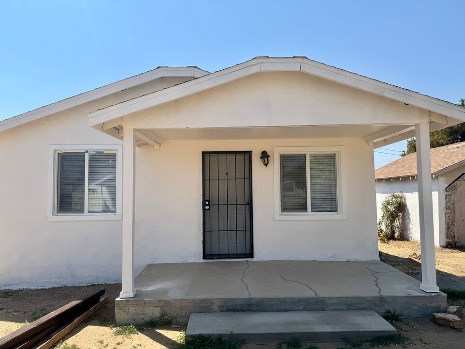 2904 Big Sandy Ave in Merced, CA - Foto de edificio