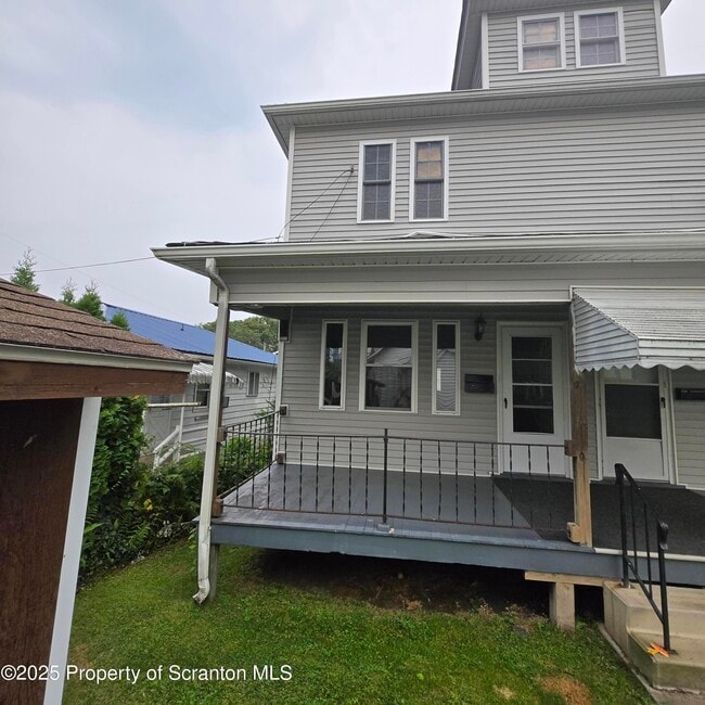 property at 1005 S Main St