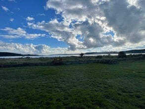 711 SE Bayshore Dr in Oak Harbor, WA - Building Photo - Building Photo