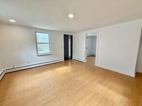 261 Hillside Ave in Torrington, CT - Building Photo - Building Photo