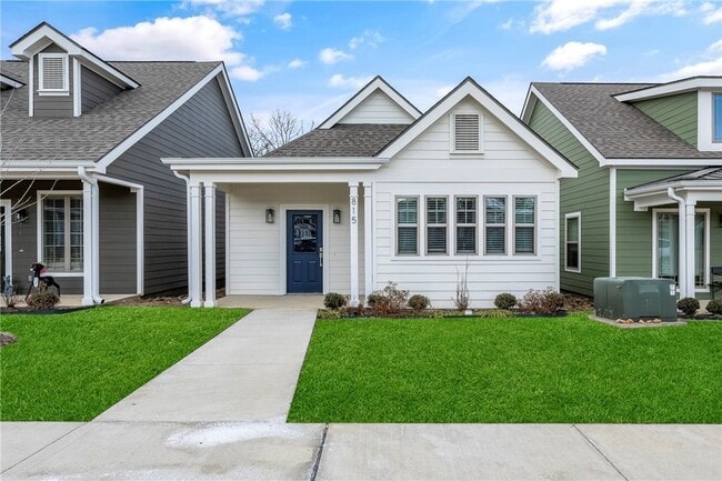 property at 815 NE Hts Ln