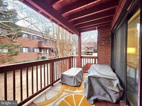 2700 Dartmouth Rd in Alexandria, VA - Building Photo - Building Photo