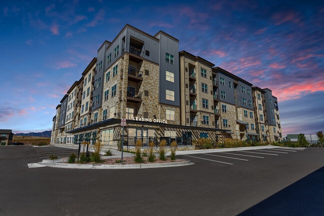 Flatiron Flats Apartments in Broomfield, CO - Foto de edificio - Building Photo