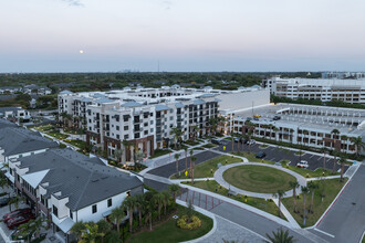 Shalimar Plantation East in Plantation, FL - Building Photo - Building Photo