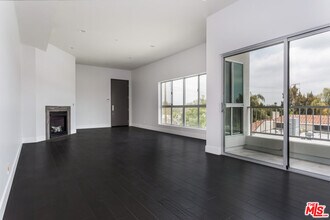 1945 Overland Ave in Los Angeles, CA - Building Photo - Building Photo