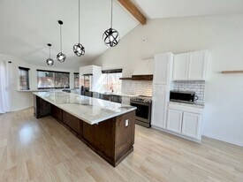 1125 Burlingame Ave in Clovis, CA - Building Photo