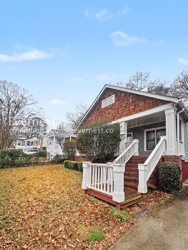 property at 915 Paoli Ave SE