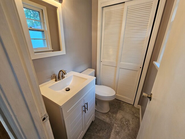 1712 Bonnyville Blvd in Louisville, KY - Building Photo - Building Photo