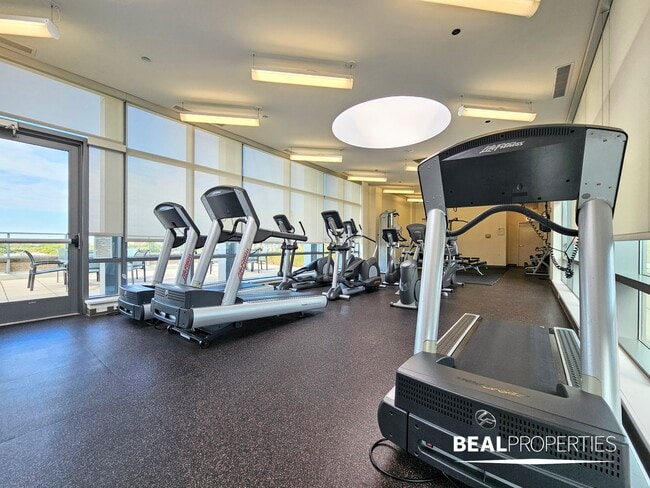548 W Webster Ave, Unit 1 in Chicago, IL - Building Photo - Building Photo