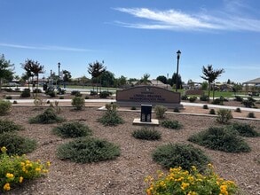 6125 Kendra St in Bakersfield, CA - Foto de edificio - Building Photo