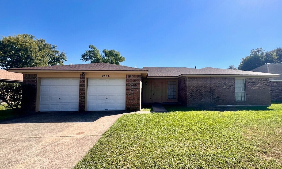 9445 Gross St in Beaumont, TX - Building Photo