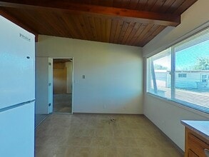 2510 SE Sherman St in Albany, OR - Foto de edificio - Building Photo
