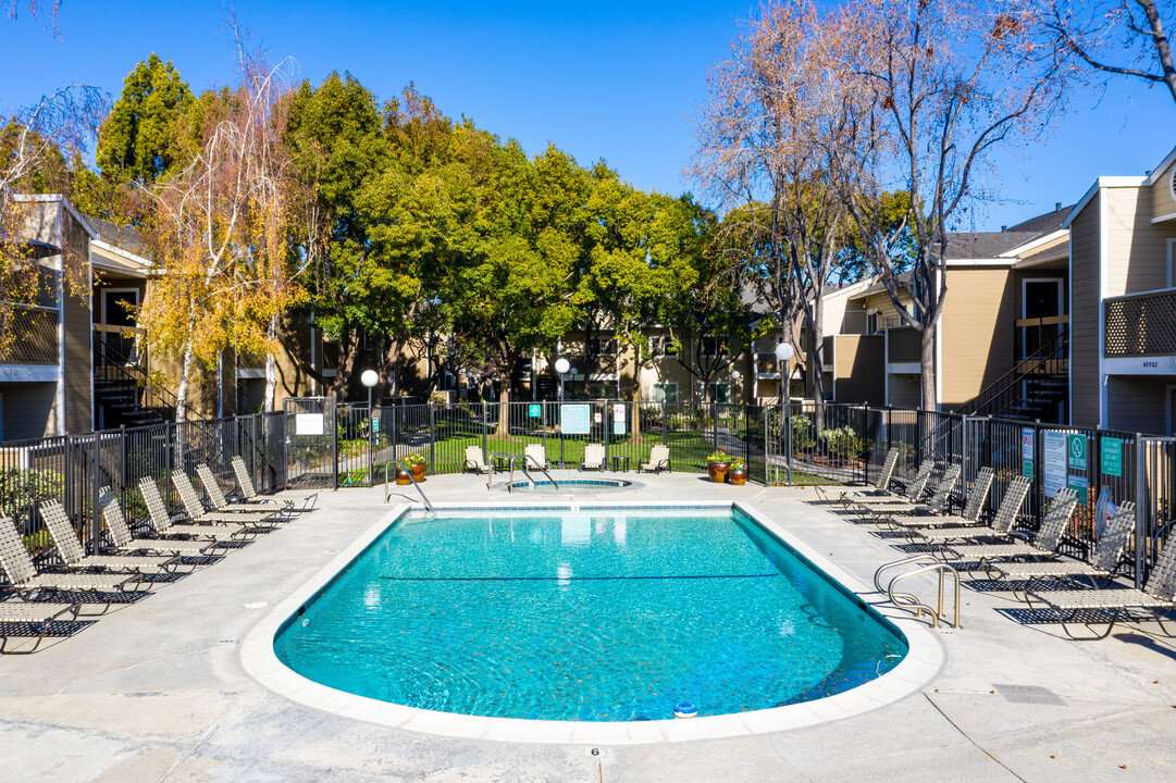 Woodcreek Apartments in Fremont, CA - Building Photo