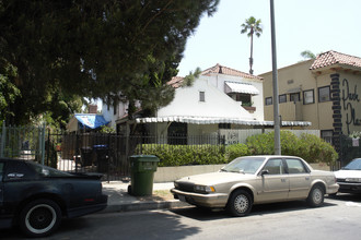 1634 N Serrano Ave in Los Angeles, CA - Building Photo - Building Photo