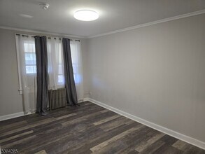 38 Hamilton Rd in Hillsborough Township, NJ - Building Photo - Building Photo