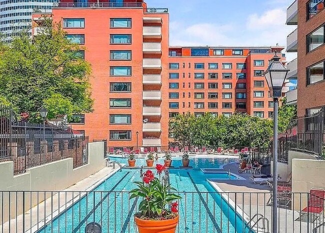 property at 1011 Arlington Blvd