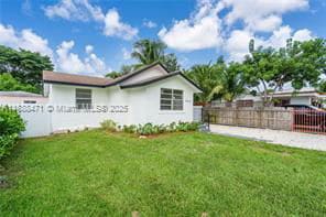 2443 NW 55th St in Miami, FL - Building Photo - Building Photo