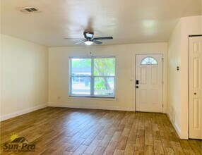 612 Cedar Park Dr in Daytona Beach, FL - Building Photo - Building Photo