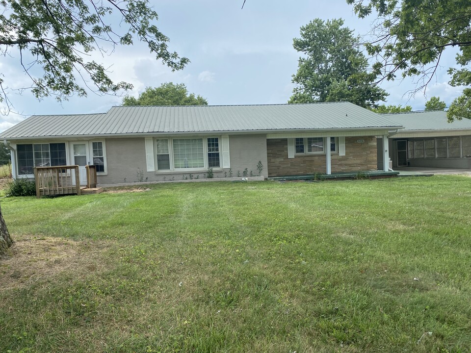 3336 Hilham Rd in Cookeville, TN - Foto de edificio