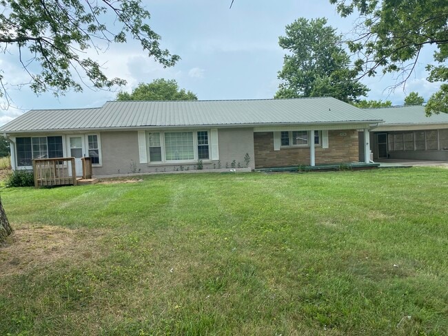 property at 3336 Hilham Rd