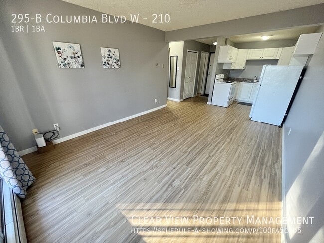 property at 295 B Columbia Blvd W