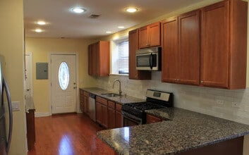 6310 N Rockwell St in Chicago, IL - Building Photo - Building Photo