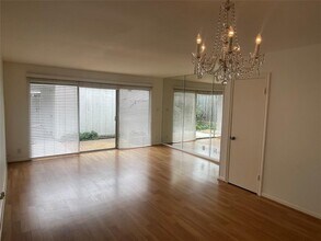 2512 Tarrytown Mall in Houston, TX - Building Photo - Building Photo