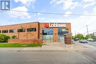 3635 Dundas St W in Toronto, ON - Building Photo - Building Photo