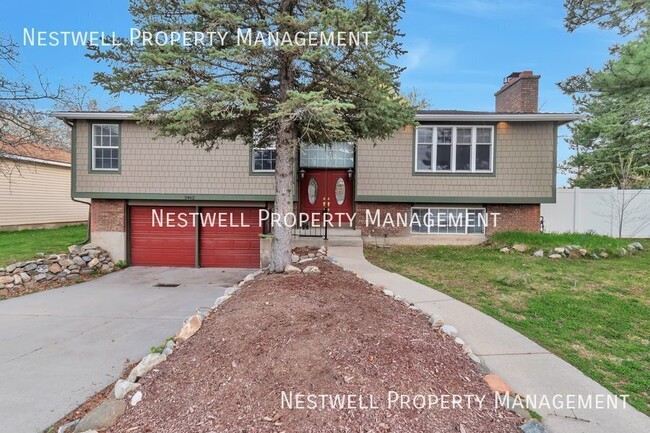 property at 3462 Greenhills Dr