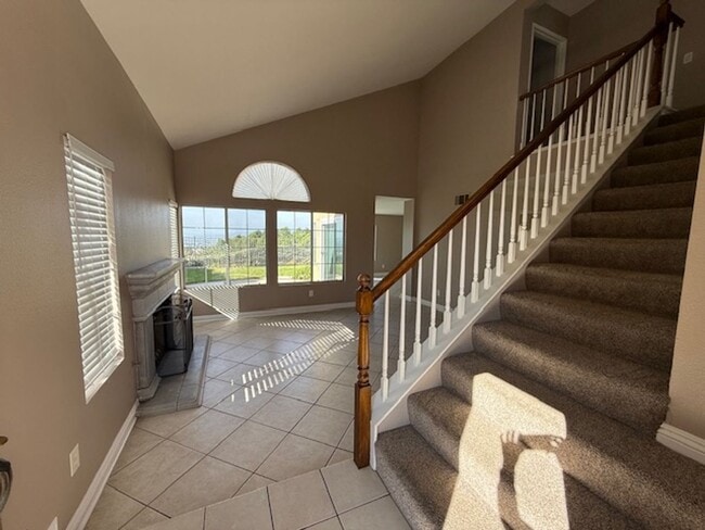 7727 E Misty Glen Ct in Anaheim, CA - Foto de edificio - Building Photo