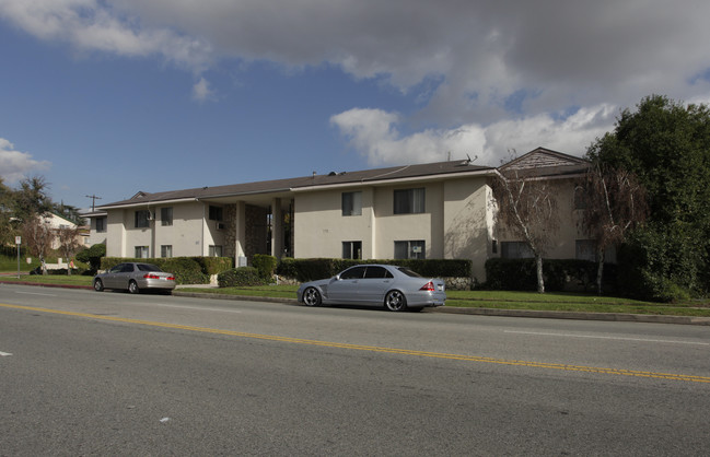 6154 Coldwater Canyon Ave in North Hollywood, CA - Building Photo - Building Photo