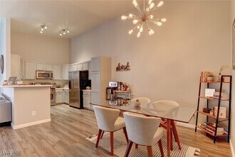 7450 S Eastern Ave in Las Vegas, NV - Building Photo - Building Photo