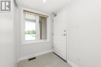 415 Eldorado Private in Ottawa, ON - Building Photo - Building Photo