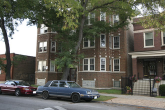 7115 S Cornell Ave in Chicago, IL - Building Photo - Building Photo