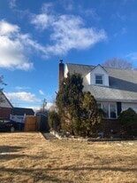 764 Lenore Ln, Unit 1 in Elmont, NY - Building Photo