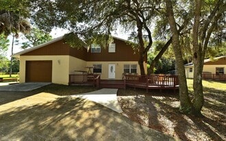8200 Ibis St in Sarasota, FL - Building Photo
