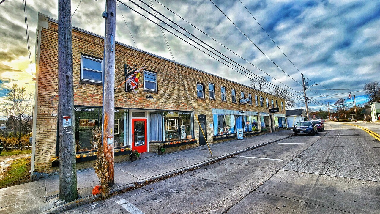 314 E Main St in Mishicot, WI - Building Photo