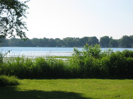 Medicine Lake Cottages Apartments