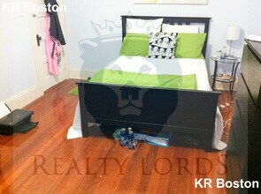 208 Winthrop Rd in Brookline, MA - Building Photo - Building Photo