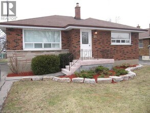 25 Endfield Ave in Hamilton, ON - Building Photo - Building Photo