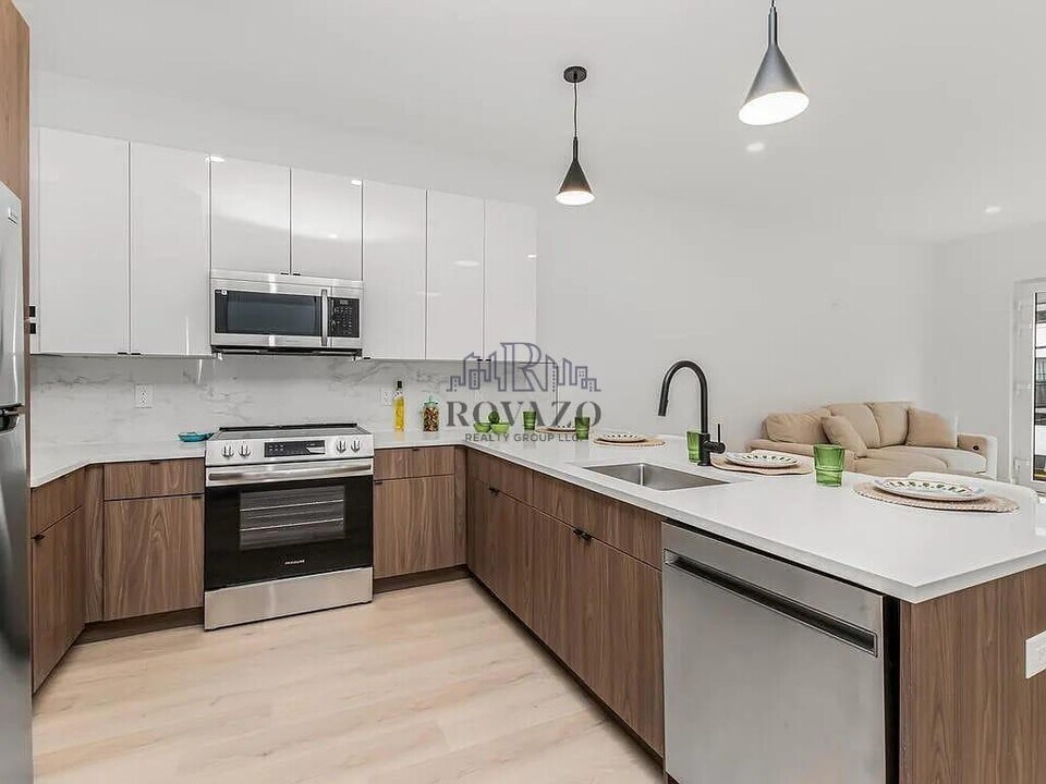 19 Livingston St in Newark, NJ - Building Photo