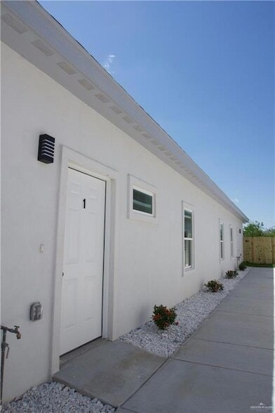 5705 Notre Dame Ave, Unit 3 in McAllen, TX - Building Photo - Building Photo