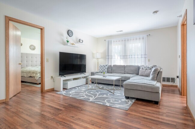 Monarch at Middleton Shores in Middleton, WI - Building Photo - Interior Photo