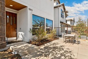 1190 Navasota St in Austin, TX - Building Photo
