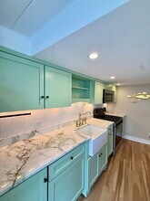 13 Tucker St in Marblehead, MA - Building Photo - Building Photo